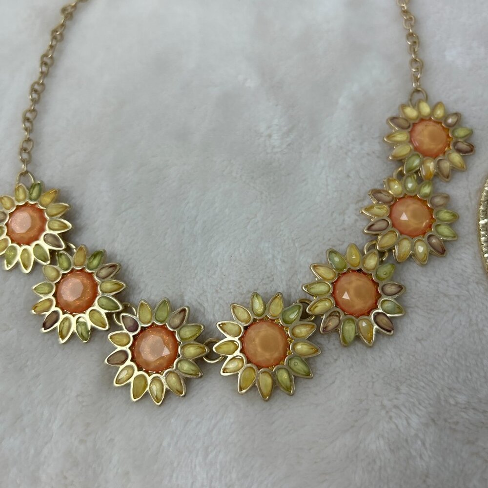 Floral Gorgeouse yelow and orange Jewelry Set. Neckleces, Bracelet, Earring NWOT